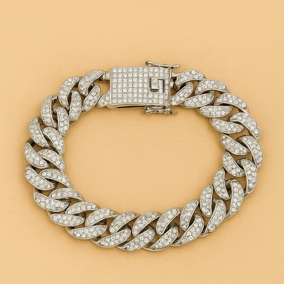 Cuban Link Bracelet for Men and Women - Picture 3 of 4